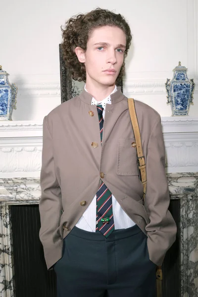 Look 95